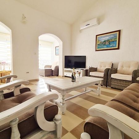 Live By The Sea, Bijela Apartamento Rake Exterior foto